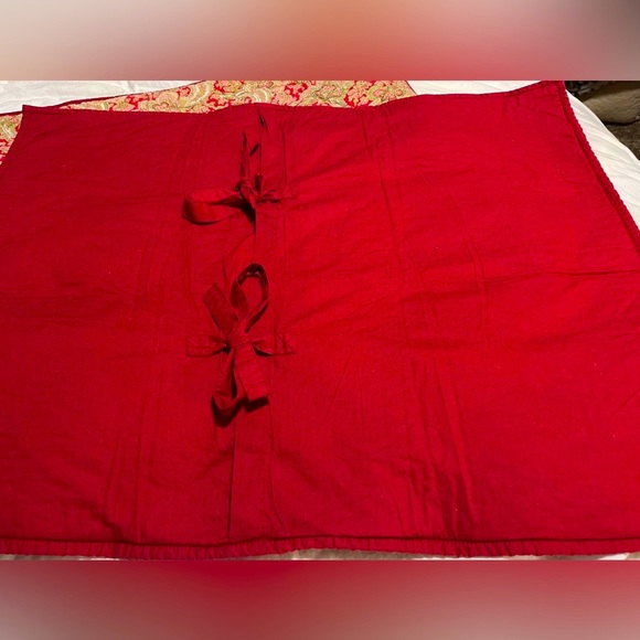 Two Pottery Barn Georgia Patchwork Quilted Standard Shams, Red Paisley, Set of 2 - Picture 7 of 7